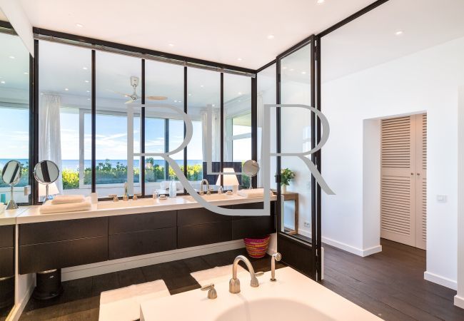 Villa à Saint-Tropez - Villa Calypso Villa à Saint-Tropez - Villa Calypso