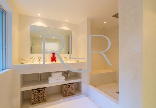 Villa à Saint-Tropez - Villa Calypso Villa à Saint-Tropez - Villa Calypso