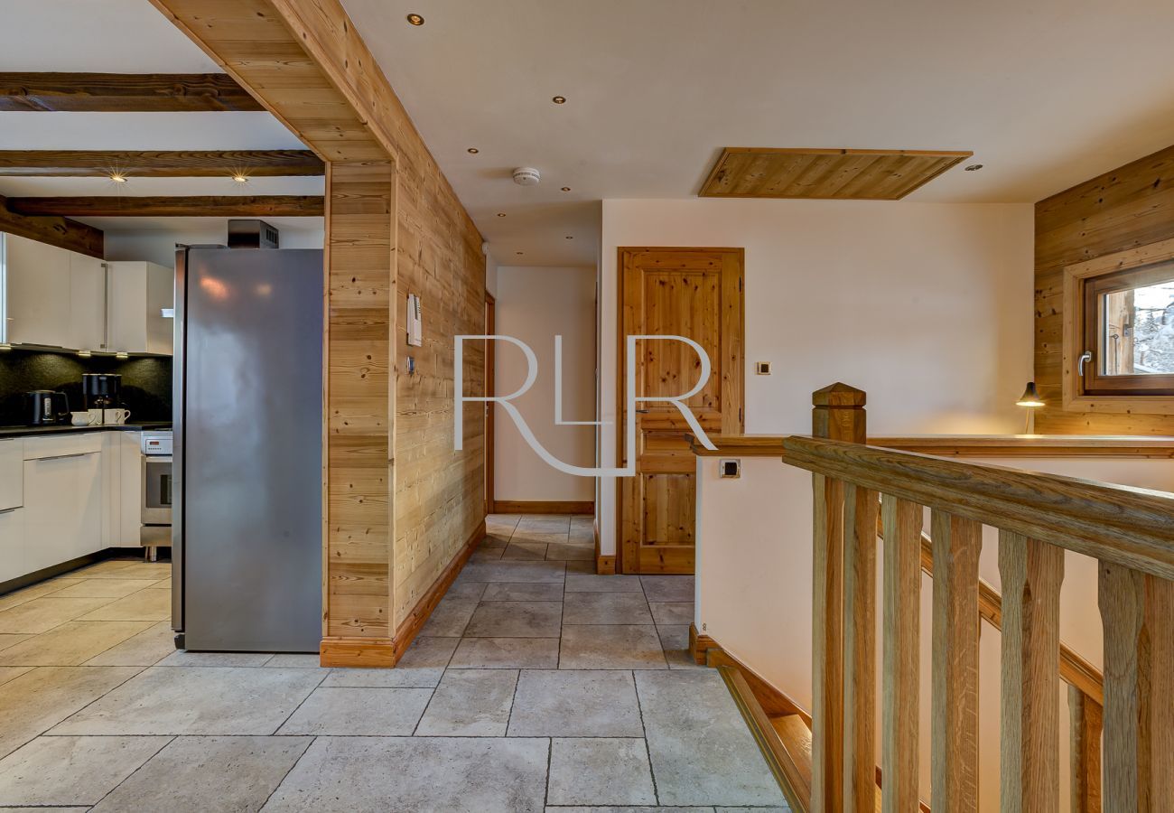 Chalet Capricorne  a un couloir ouvert mène aux Chambres 1 et 2