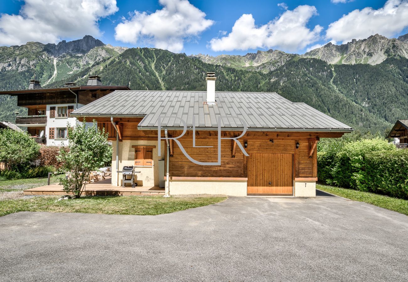 Chalet Sanaz a de nombreux parkings extérieurs 