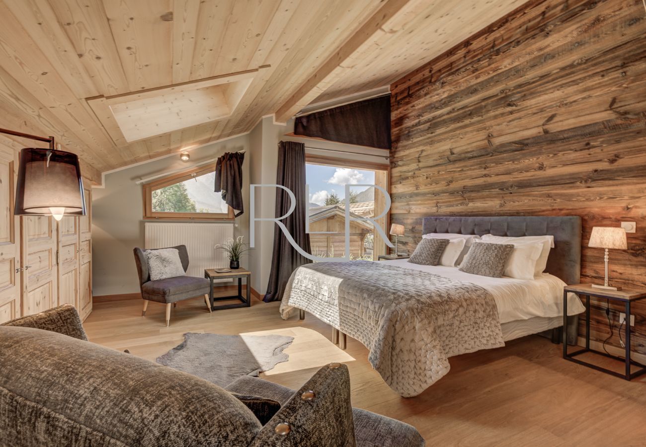 Planards 2 a 5 chambres avec salle de bain accueillant jusqu'à 10 personnes 
