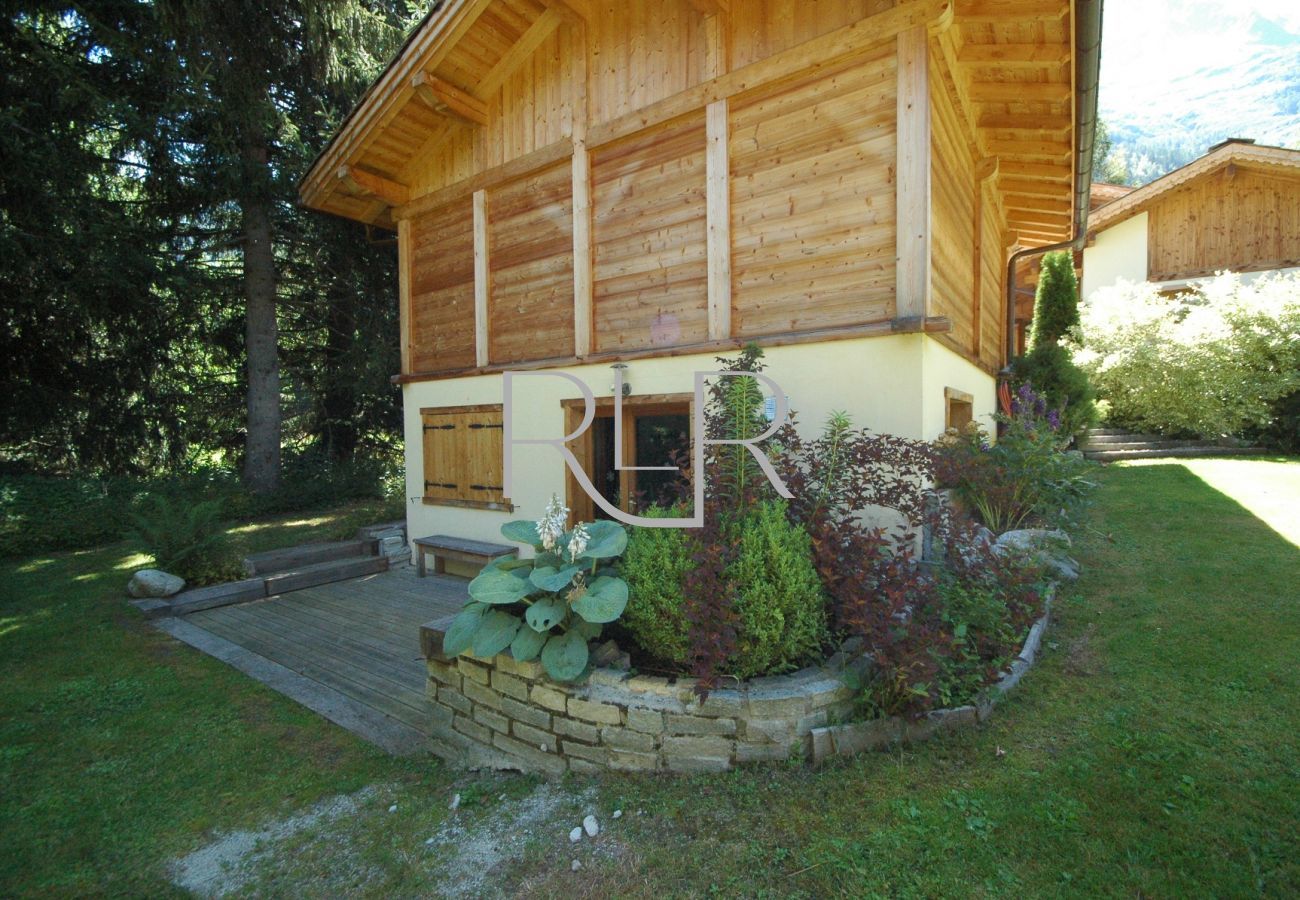 Chalet les Favrands a l'option d'appartement indépendant sous le garage