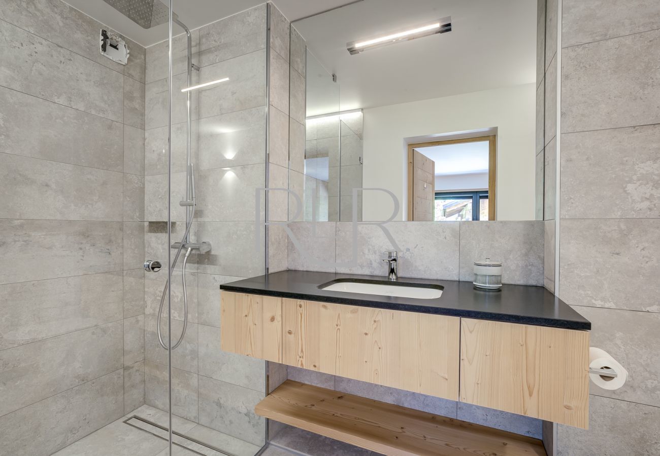 Salle de bain de la Chambre 2 du Chalet Breitalps 