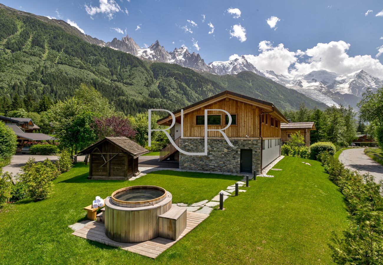 Chalet Breitalps a un jacuzzi avec vue sur les montagnes 
