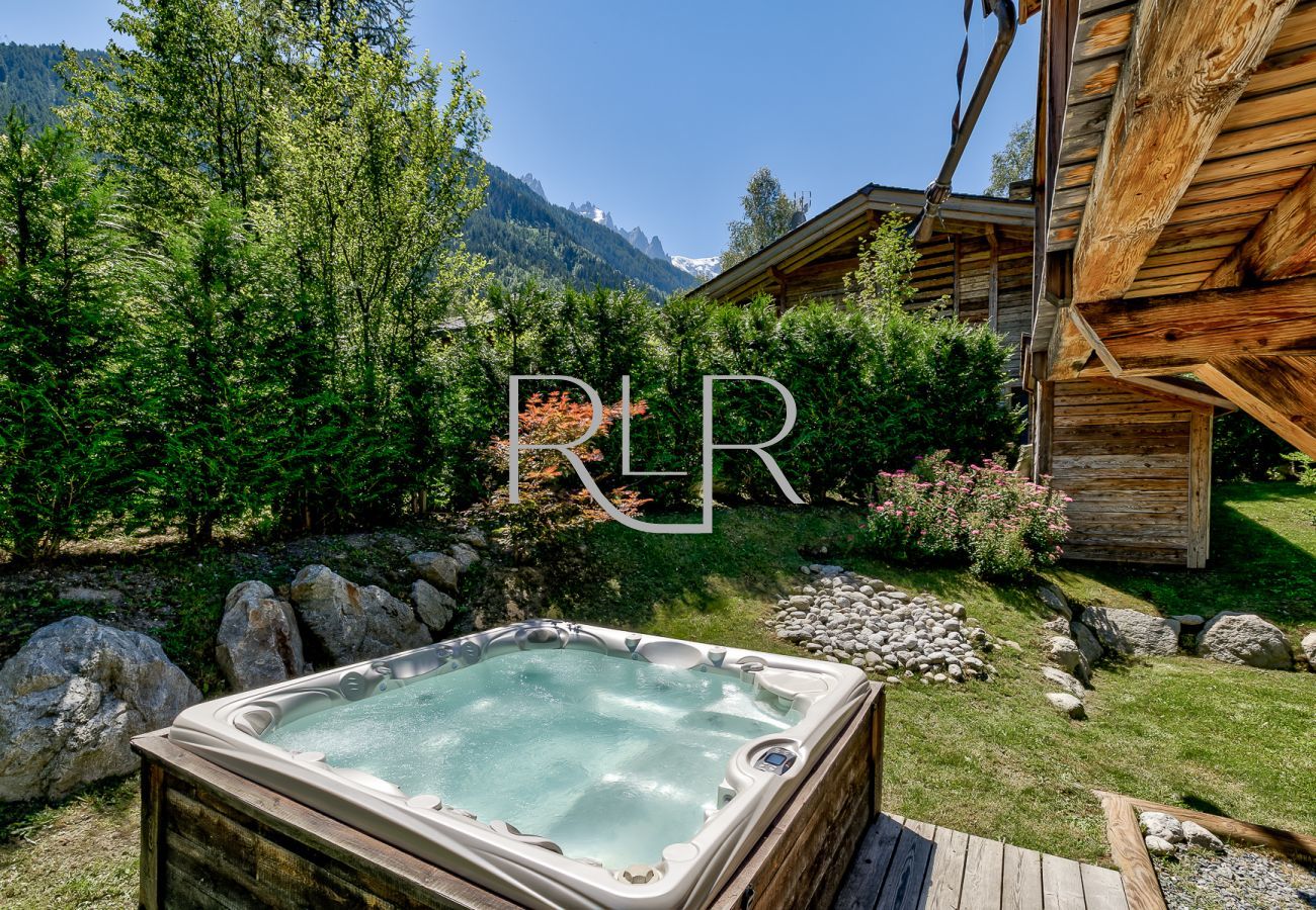 Chalet Black Stone a un jacuzzi avec des belles vues 