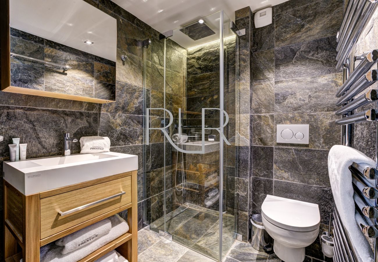 Bedroom 3 de Chalet Black Pearl a une salle de bain avec WC