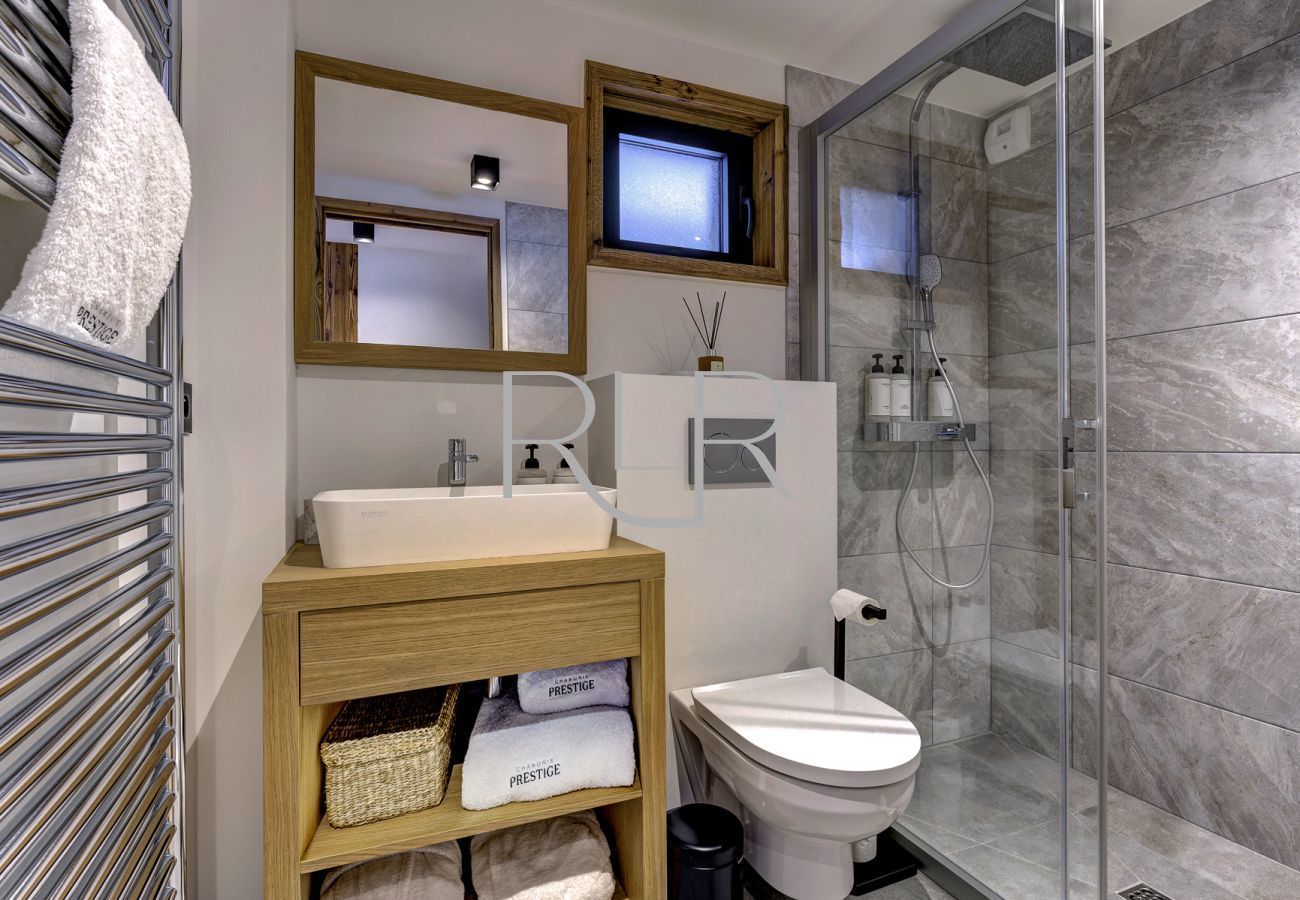 Chambre 2 de Chalet Silver Forest a une salle de bain