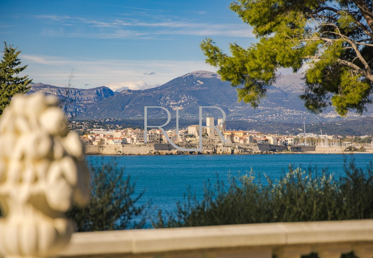 Villa à Antibes - Villa Arista