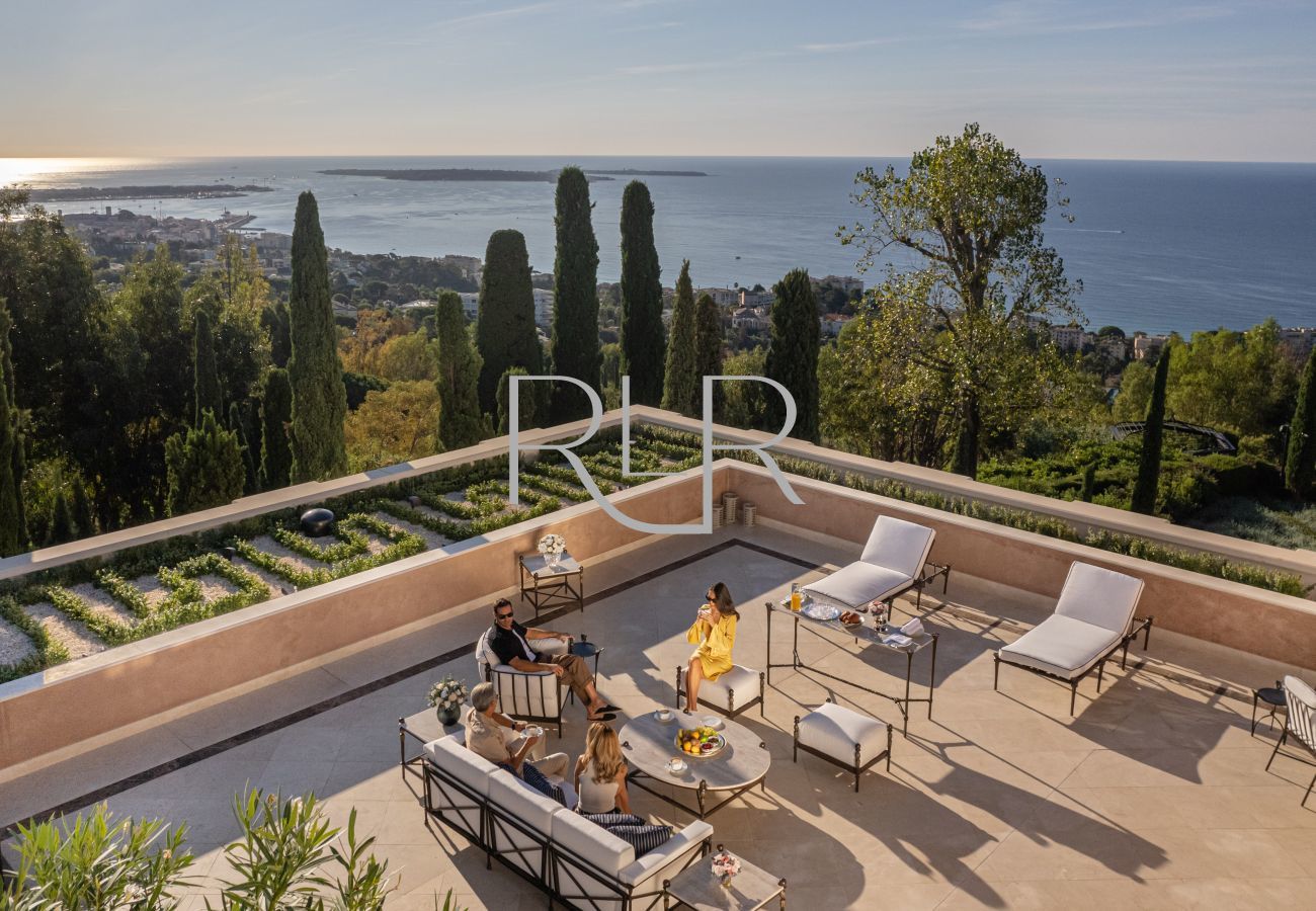 Villa à Cannes - Chateau de la Croix des Gardes