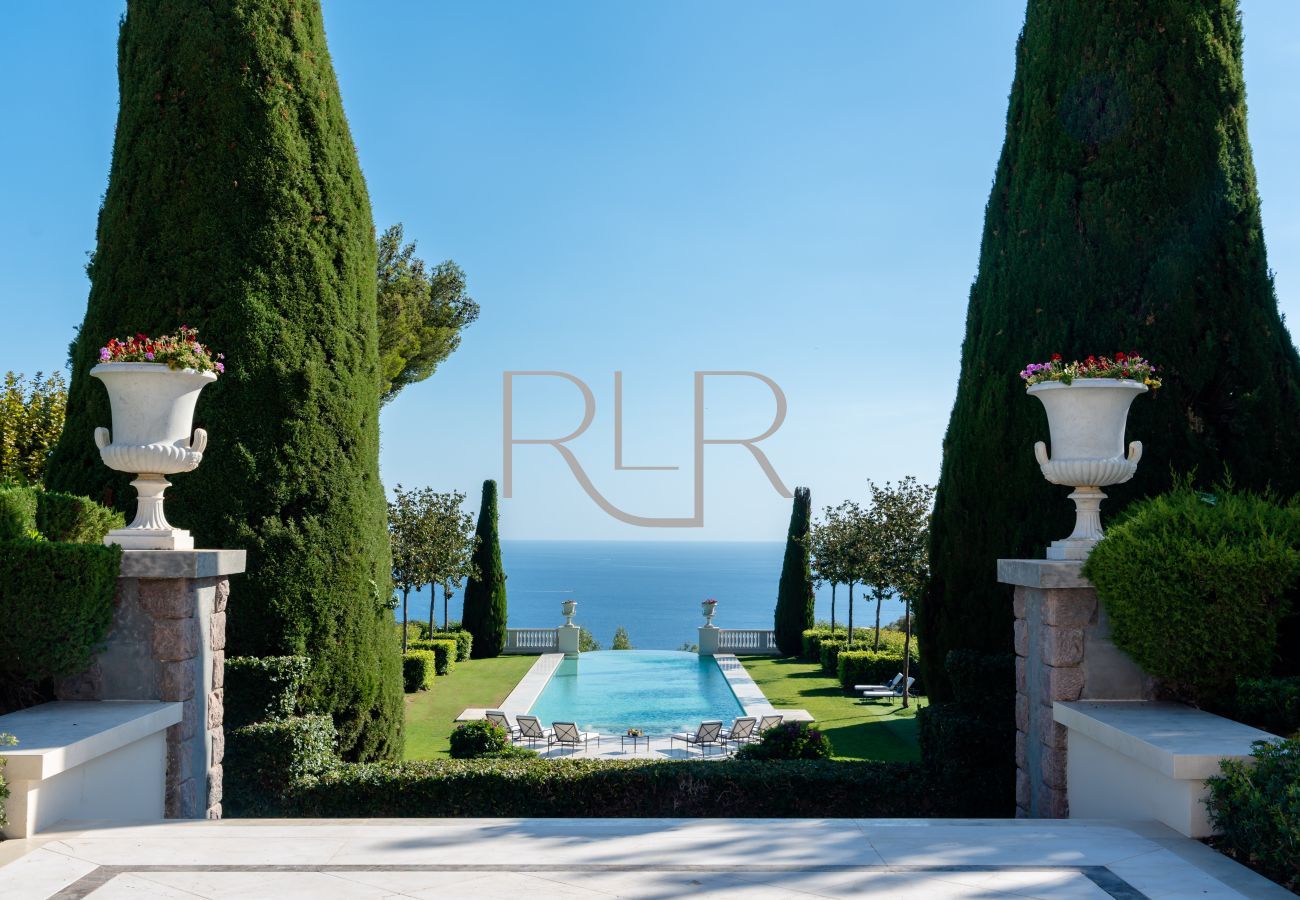Villa à Cannes - Chateau de la Croix des Gardes