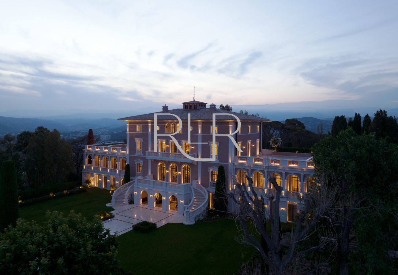 Villa à Cannes - Chateau de la Croix des Gardes