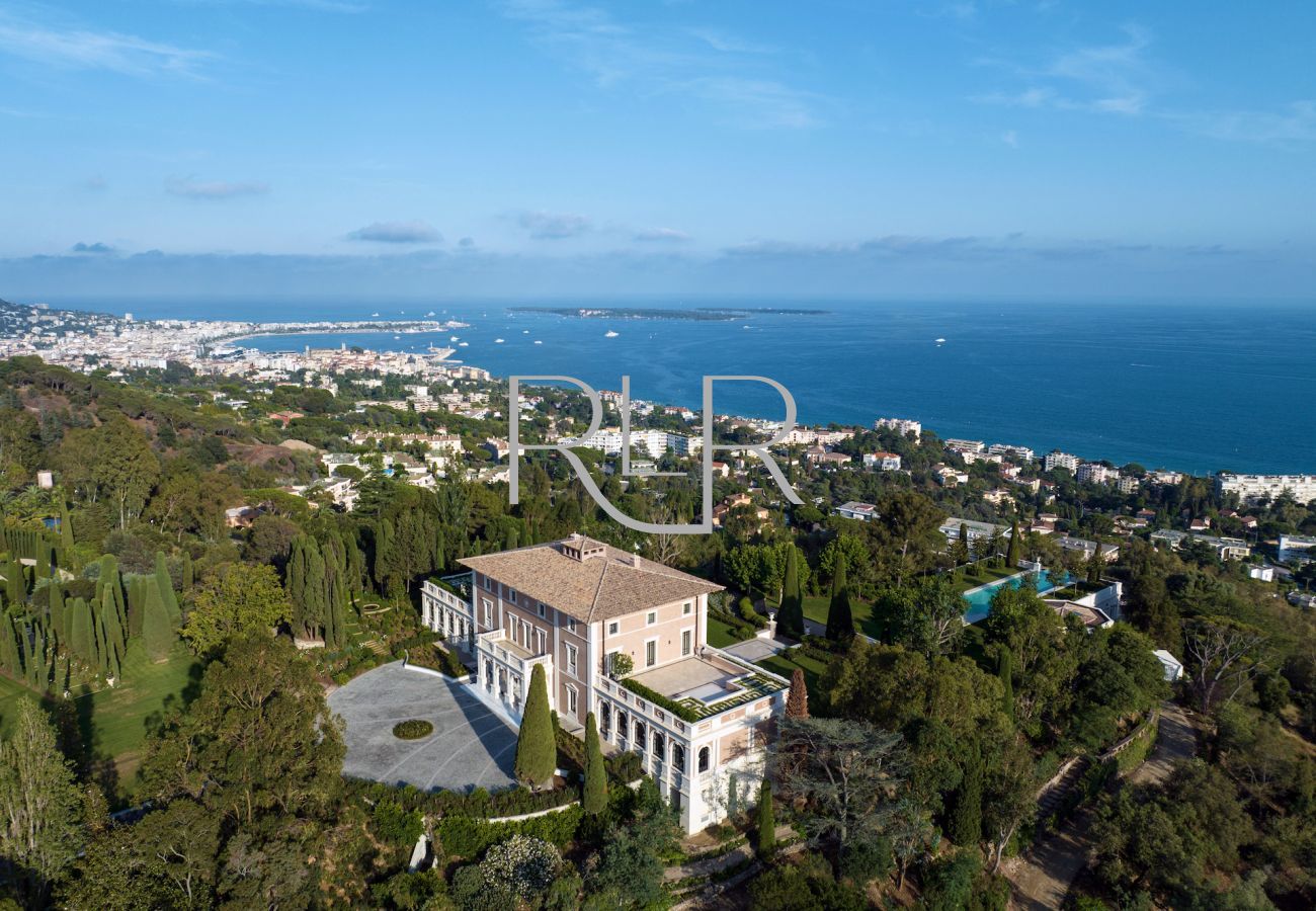 Villa à Cannes - Chateau de la Croix des Gardes