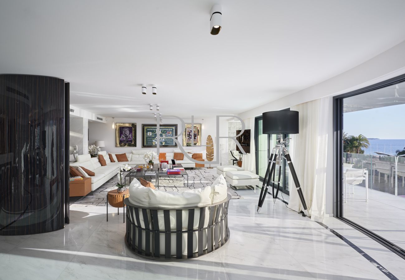 Appartement à Cannes - RLR6B828