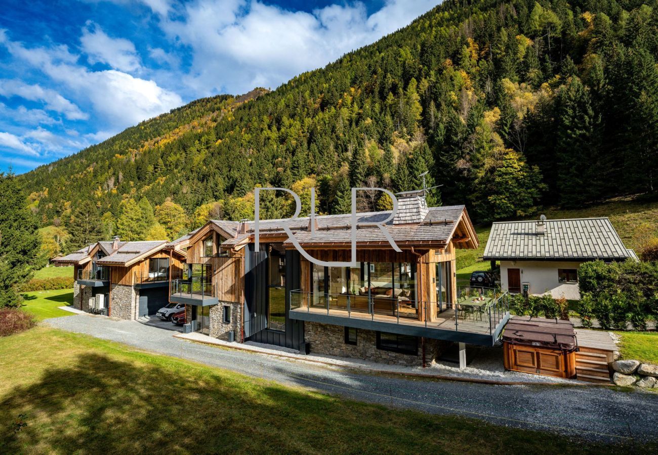 Chalet les Côtés du Lavancher etait lancé avec la gamme Chamonix Prestige de Mountain Base pour le Nouvel An 2024.