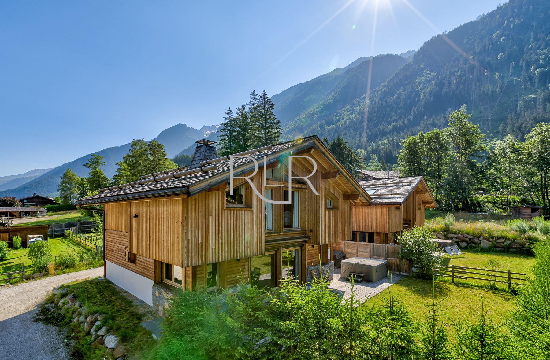 Planards 1 has a fantastic location close to Chamonix town centre