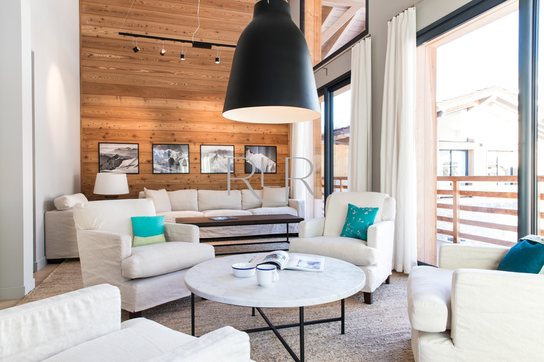 Cordee 331 has a spacious and light living area
