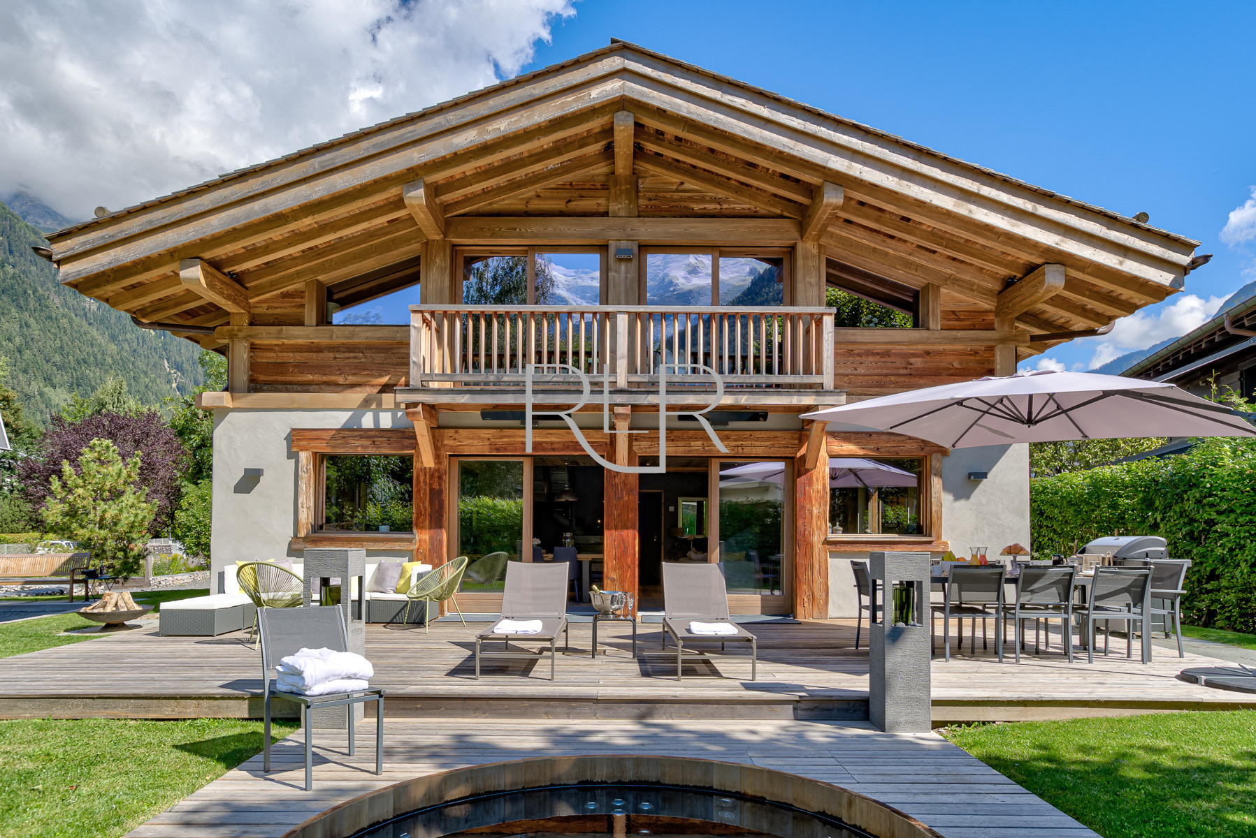 Chalet Seren is one of Mountain Base's Prestige chalets