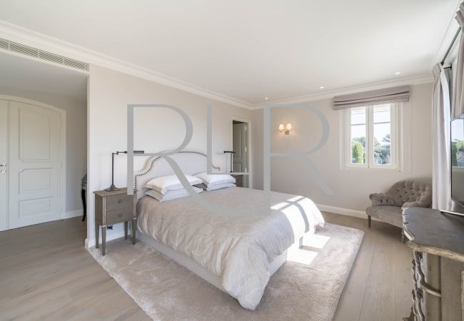 Villa in Saint Paul de Vence - Domaine d'Alysse Villa in Saint Paul de Vence - Domaine d'Alysse