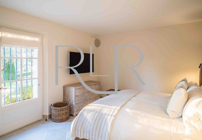 Villa in Mougins - Le Manoir Villa in Mougins - Le Manoir
