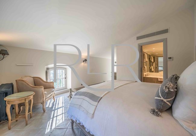 Villa in Mougins - Le Manoir Villa in Mougins - Le Manoir