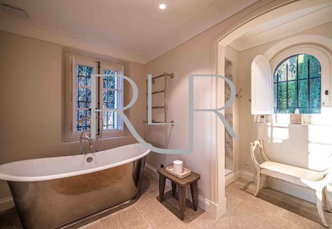 Villa in Mougins - Le Manoir Villa in Mougins - Le Manoir