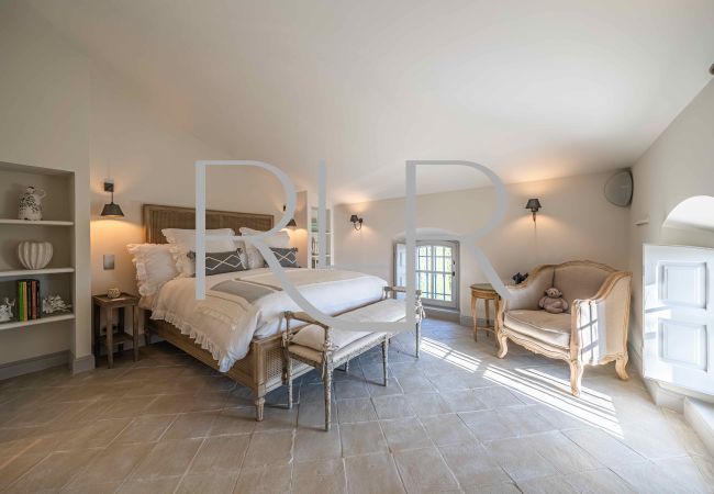Villa in Mougins - Le Manoir Villa in Mougins - Le Manoir
