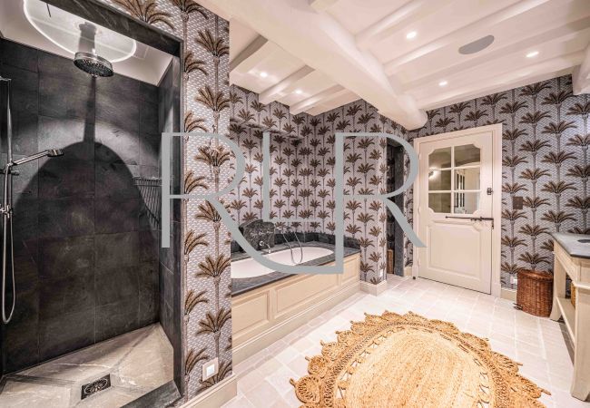 Villa in Mougins - Le Manoir Villa in Mougins - Le Manoir