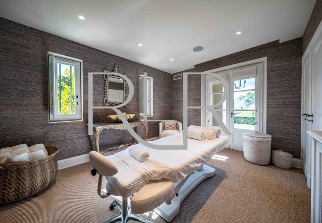 Villa in Mougins - Le Manoir Villa in Mougins - Le Manoir