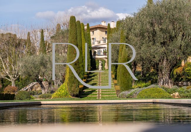 Villa in Mougins - Le Manoir Villa in Mougins - Le Manoir