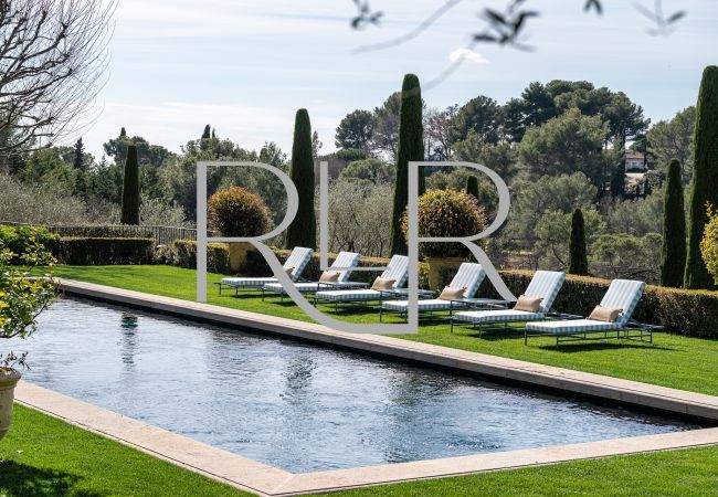 Villa in Mougins - Le Manoir Villa in Mougins - Le Manoir