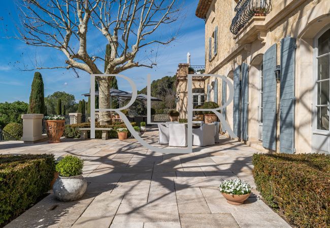 Villa in Mougins - Le Manoir Villa in Mougins - Le Manoir