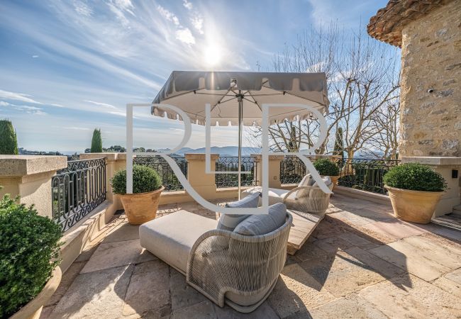 Villa in Mougins - Le Manoir Villa in Mougins - Le Manoir