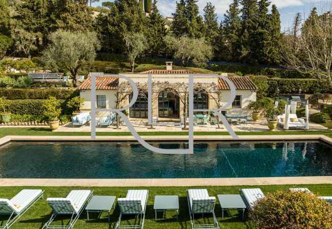 Villa in Mougins - Le Manoir Villa in Mougins - Le Manoir