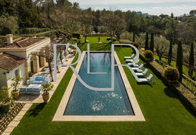 Villa in Mougins - Le Manoir Villa in Mougins - Le Manoir