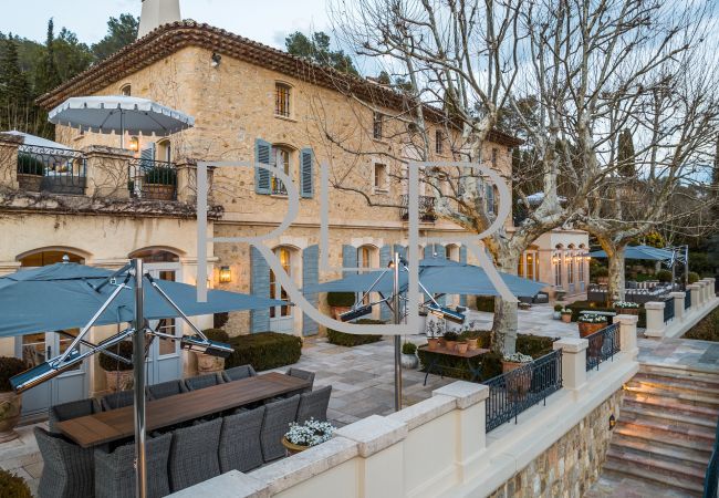 Villa in Mougins - Le Manoir Villa in Mougins - Le Manoir