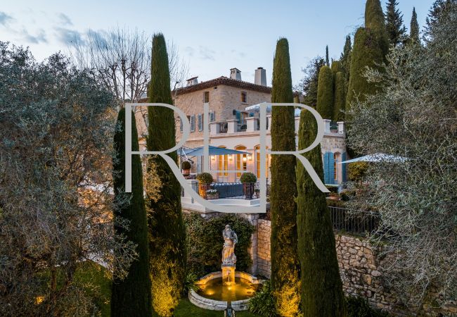 Villa in Mougins - Le Manoir Villa in Mougins - Le Manoir