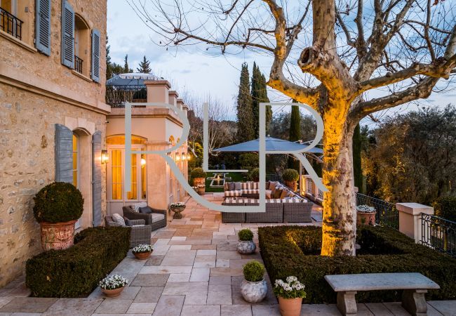 Villa in Mougins - Le Manoir Villa in Mougins - Le Manoir