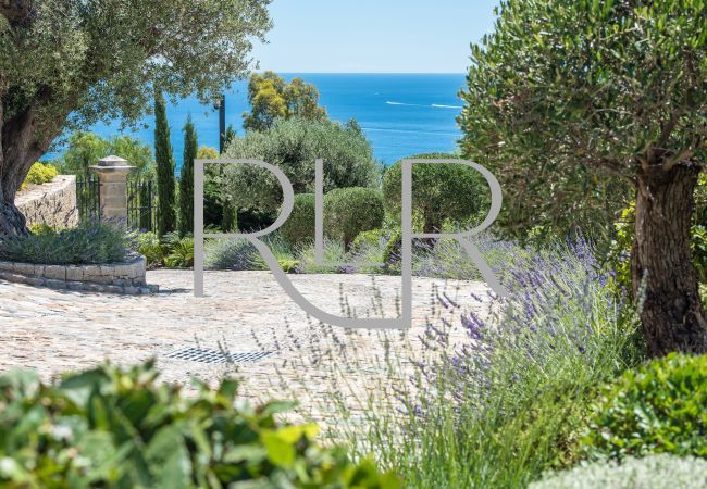 Villa in Saint-Tropez - Villa Chiara Villa in Saint-Tropez - Villa Chiara