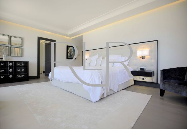 Villa in Saint-Tropez - Villa Chiara Villa in Saint-Tropez - Villa Chiara