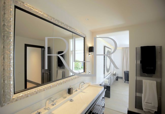 Villa in Saint-Tropez - Villa Chiara Villa in Saint-Tropez - Villa Chiara