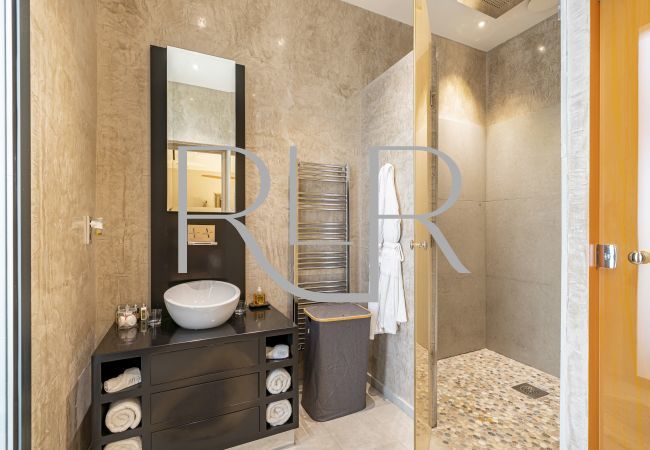 Villa in Cannes - Villa Alang Alang Villa in Cannes - Villa Alang Alang