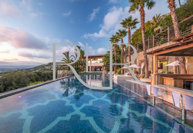 Villa in Cannes - Villa Alang Alang Villa in Cannes - Villa Alang Alang