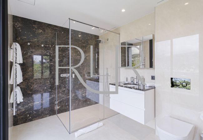 Villa in Saint-Jean-Cap-Ferrat - Villa Dolphin Villa in Saint-Jean-Cap-Ferrat - Villa Dolphin