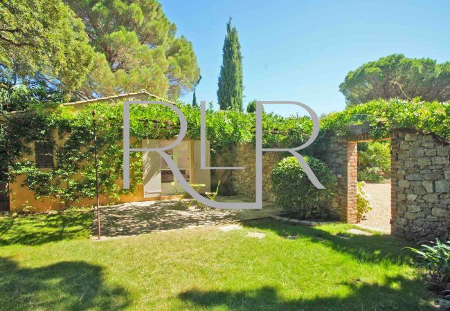 Villa in Saint-Tropez - Villa Thea Villa in Saint-Tropez - Villa Thea