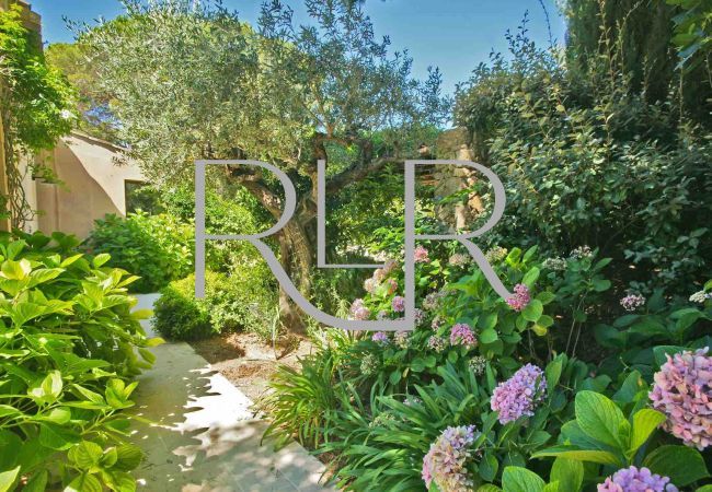 Villa in Saint-Tropez - Villa Thea Villa in Saint-Tropez - Villa Thea