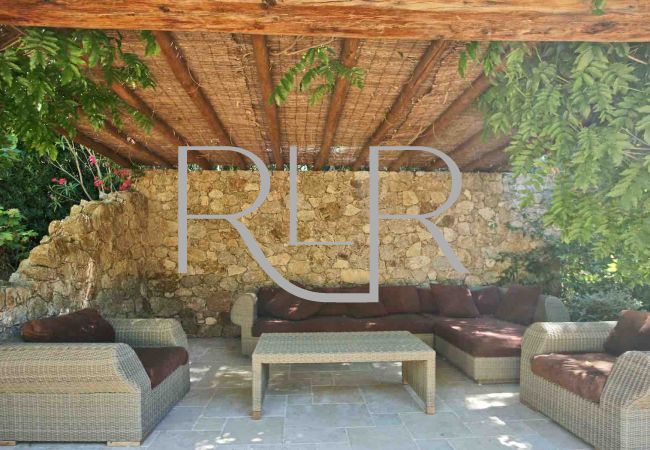 Villa in Saint-Tropez - Villa Thea Villa in Saint-Tropez - Villa Thea