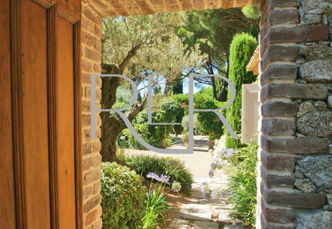 Villa in Saint-Tropez - Villa Thea Villa in Saint-Tropez - Villa Thea