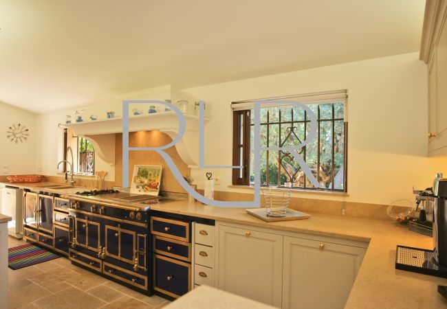 Villa in Saint-Tropez - Villa Thea Villa in Saint-Tropez - Villa Thea