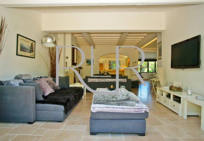 Villa in Saint-Tropez - Villa Thea Villa in Saint-Tropez - Villa Thea