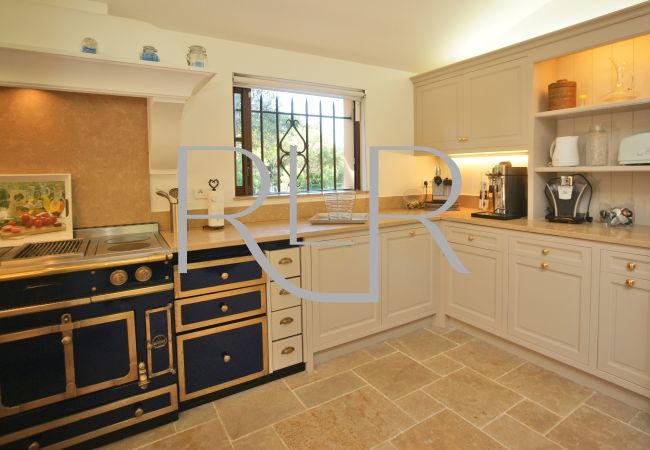 Villa in Saint-Tropez - Villa Thea Villa in Saint-Tropez - Villa Thea